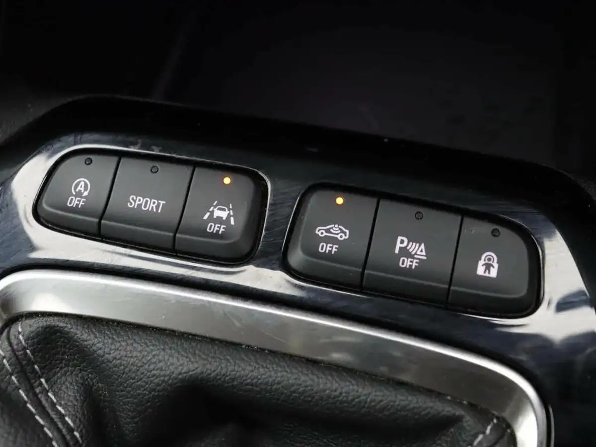 2022-vauxhall-corsa-12-turbo-sri-edition-100ps-big-18