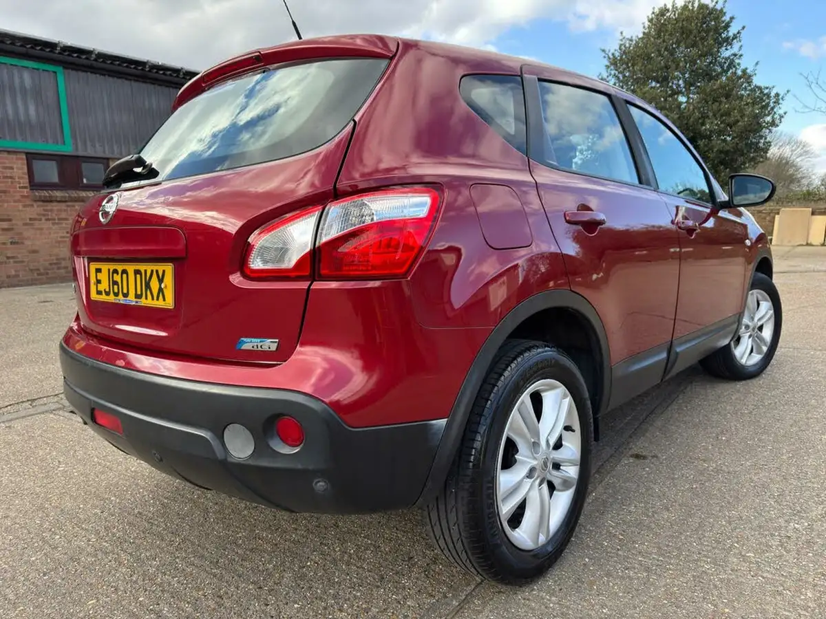 2010-nissan-qashqai-15td-acenta-big-2