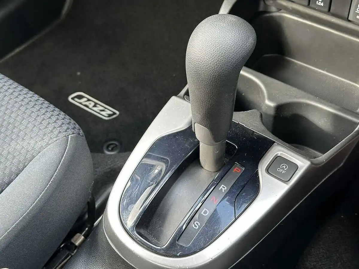 2019-honda-jazz-13-i-vtec-se-cvt-big-34