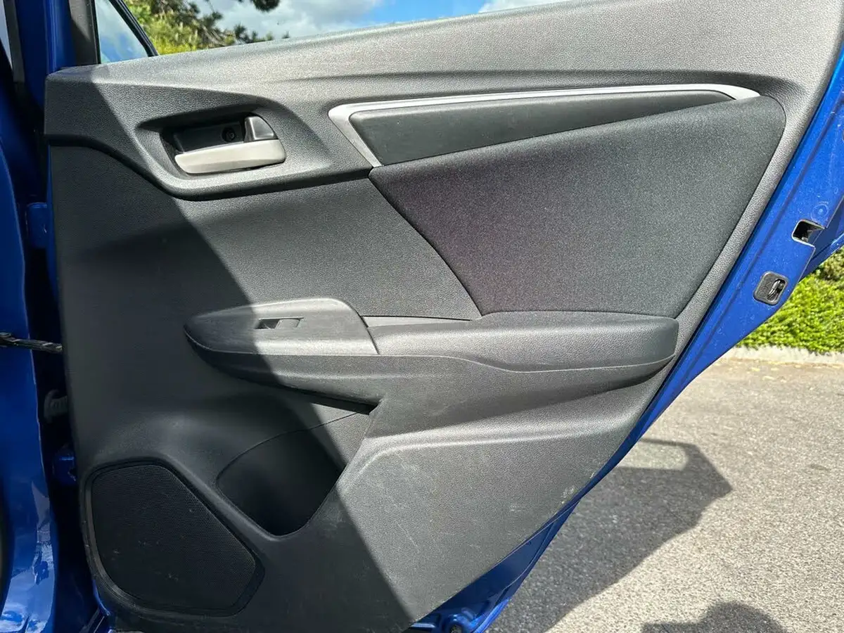 2019-honda-jazz-13-i-vtec-se-cvt-big-78