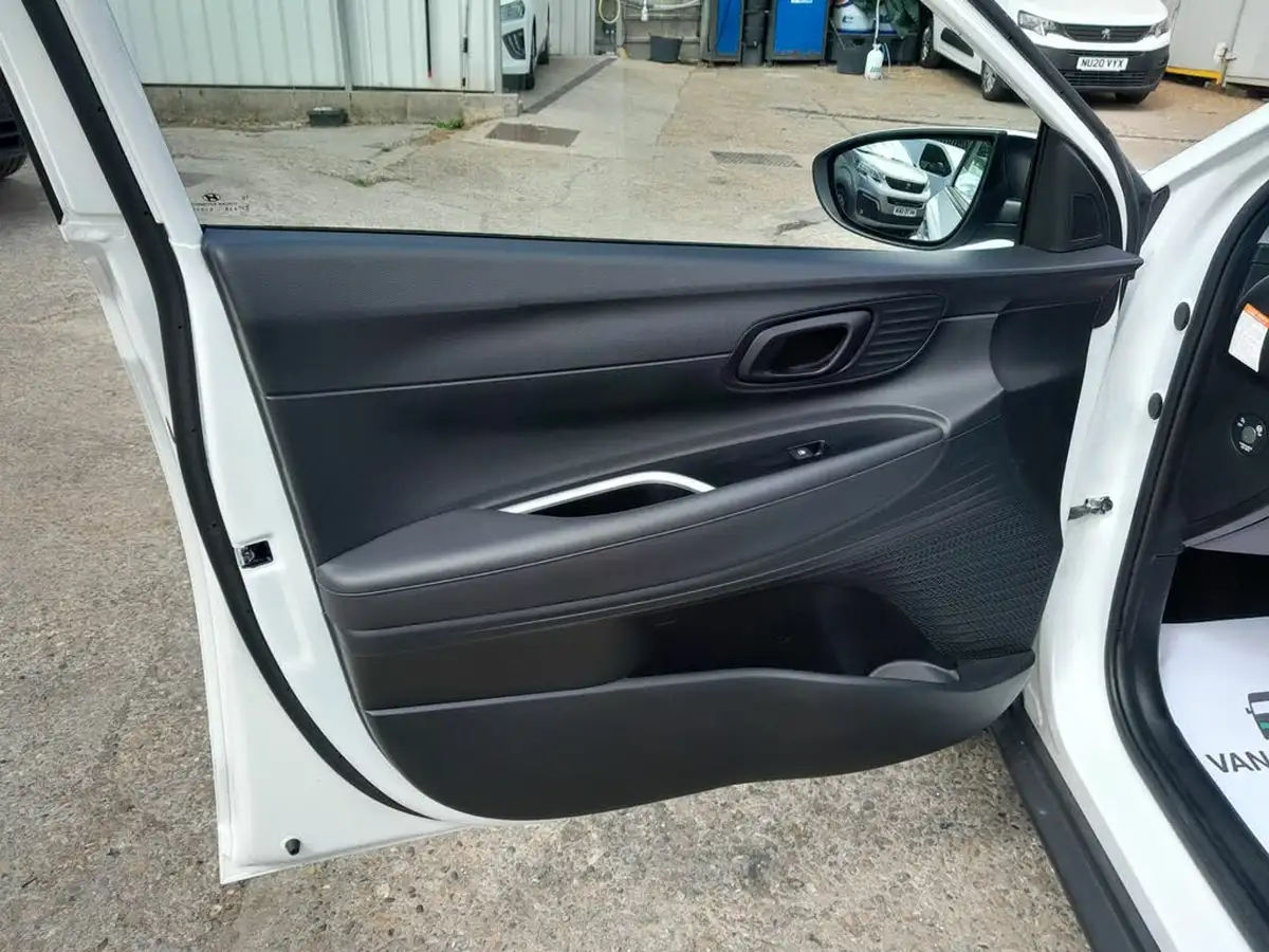 2022-hyundai-bayon-10-t-gdi-se-connect-dct-big-30