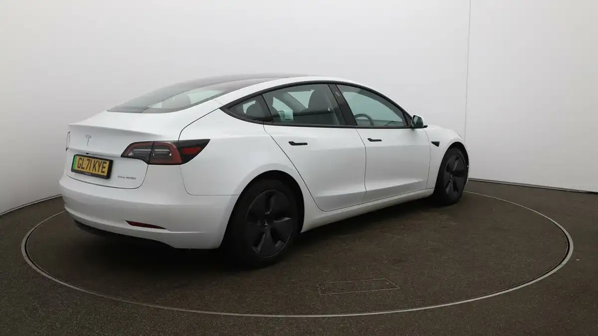 2021-tesla-model-3-e-long-range-awd-big-45
