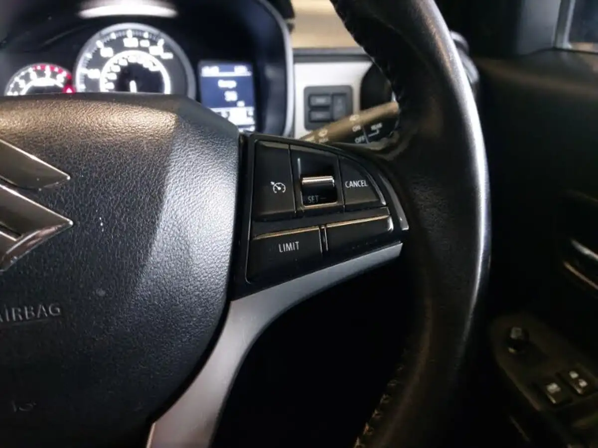 2022-suzuki-ignis-12-dualjet-sz5-big-10