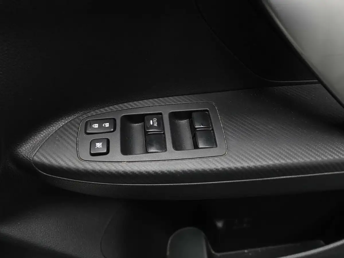 2018-mitsubishi-eclipse-cross-15-4-auto-big-28
