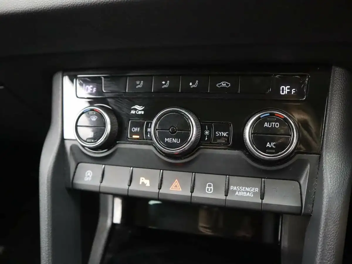 2020-skoda-karoq-10-tsi-se-technology-116ps-big-18