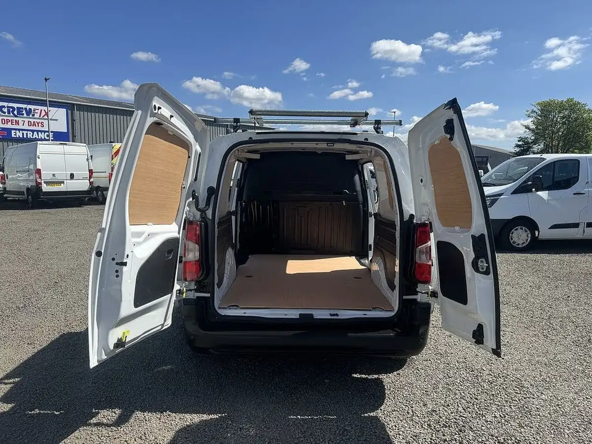 2020-peugeot-partner-15-bluehdi-950-professional-100ps-eu6dt-long-panel-big-14