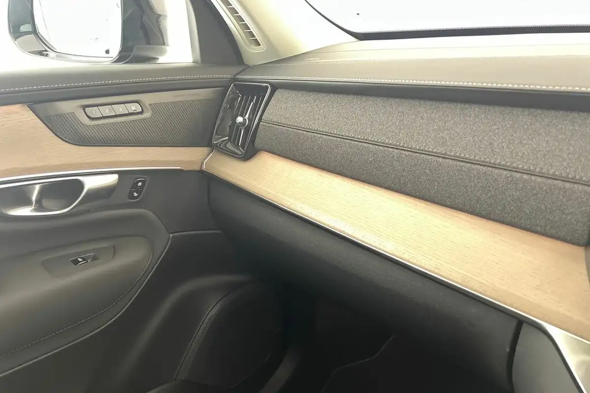 2025-volvo-xc90-20-b5-plus-big-32
