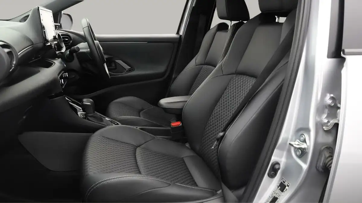 2022-toyota-yaris-15-vvt-i-dynamic-big-13