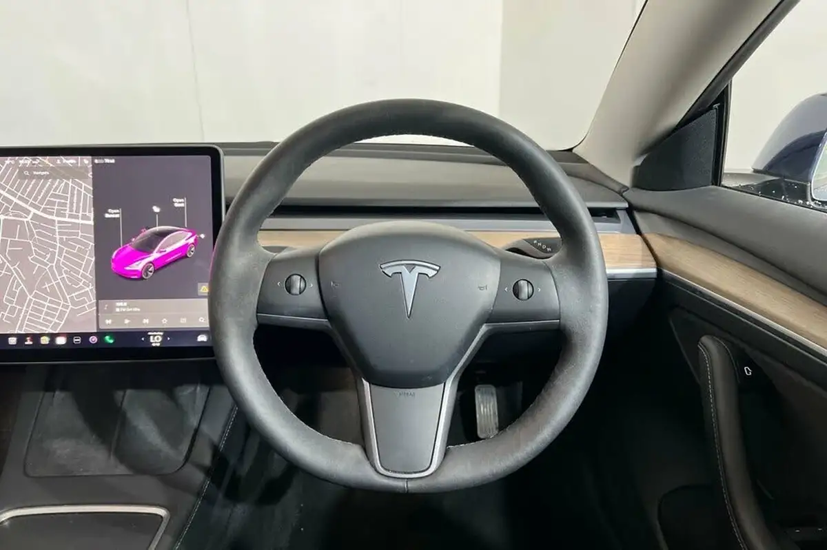 2021-tesla-model-3-e-long-range-awd-big-10