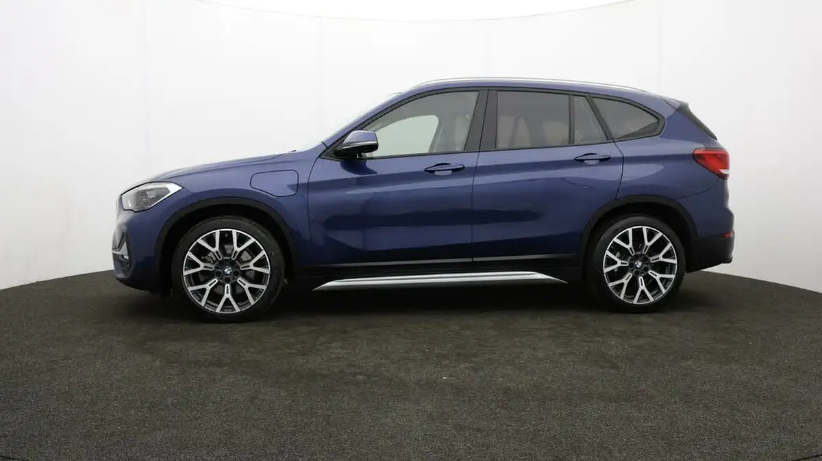 2021-bmw-x1-15-xdrive-25e-phev-xline-big-59