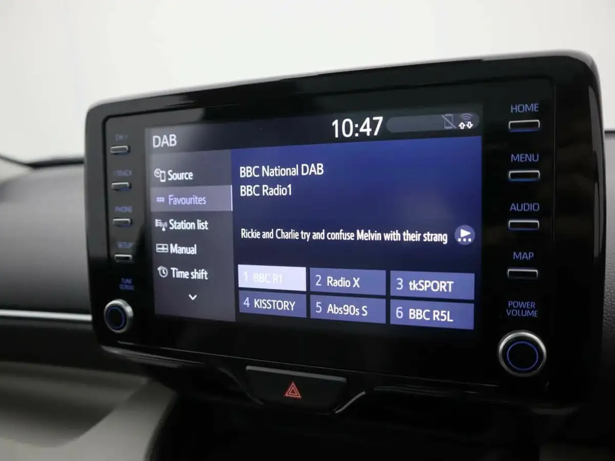 2022-toyota-yaris-15-vvt-i-excel-big-12