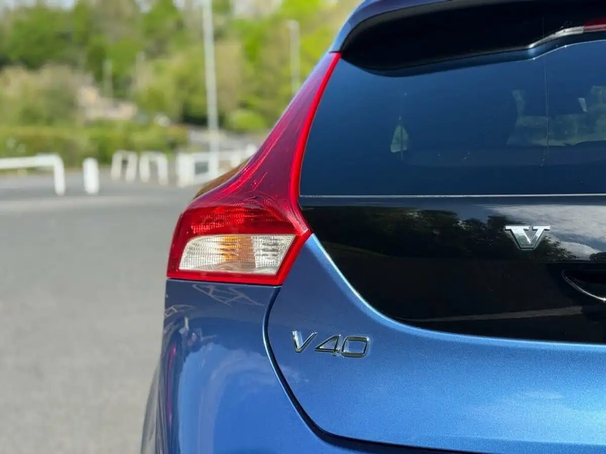2018-volvo-v40-20td-d3-r-design-pro-big-12