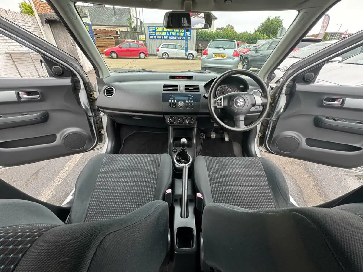 2007-suzuki-swift-15-glx-5d-big-26