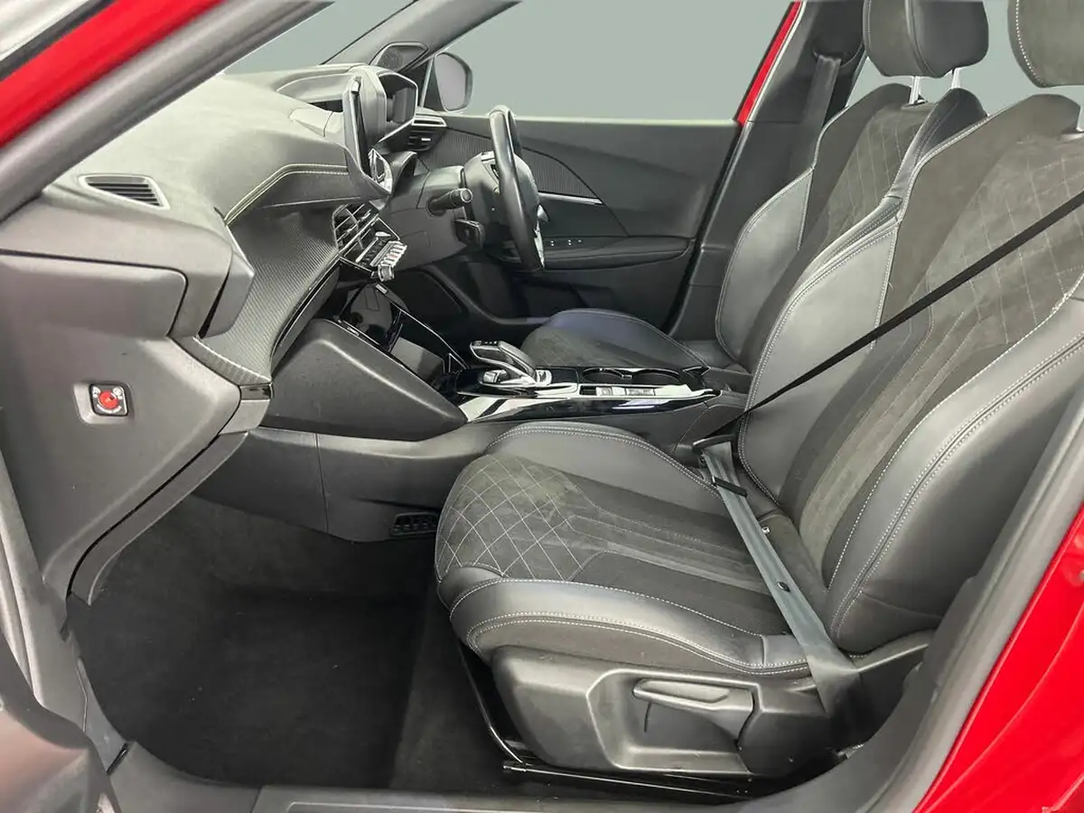 2022-peugeot-2008-suv-e-gt-premium-big-12