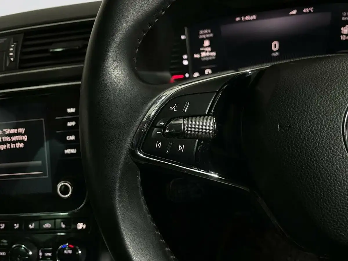 2022-skoda-superb-14-tsi-se-technology-218ps-hatchback-big-14