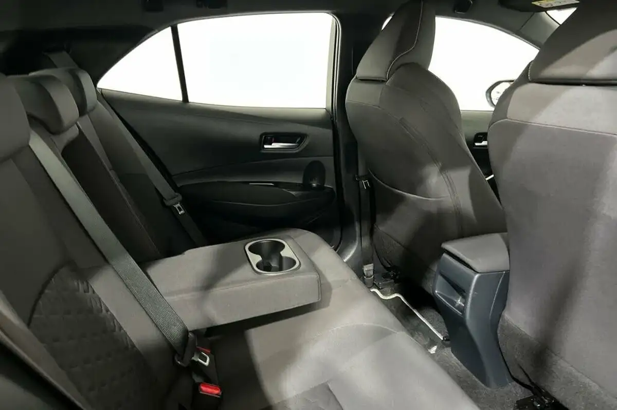 2022-toyota-corolla-18-vvt-i-icon-tech-trk-hatchback-5d-big-35