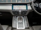 2021-porsche-macan-29-turbo-small-43