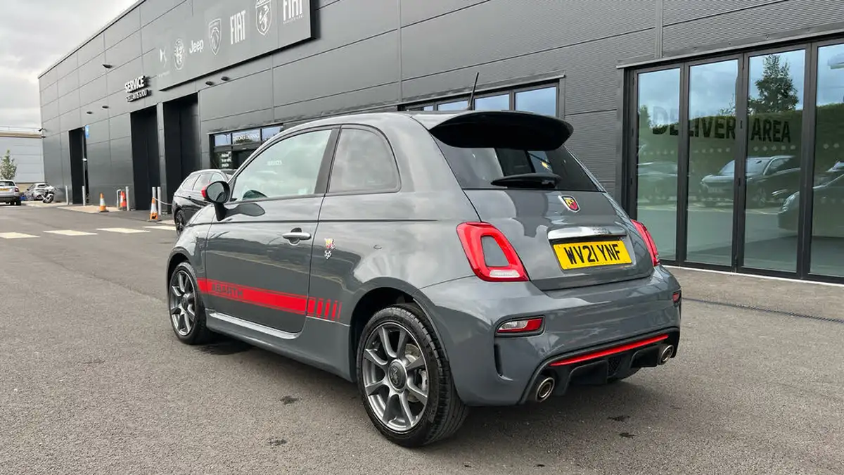 2021-abarth-595-14-tjet-big-4