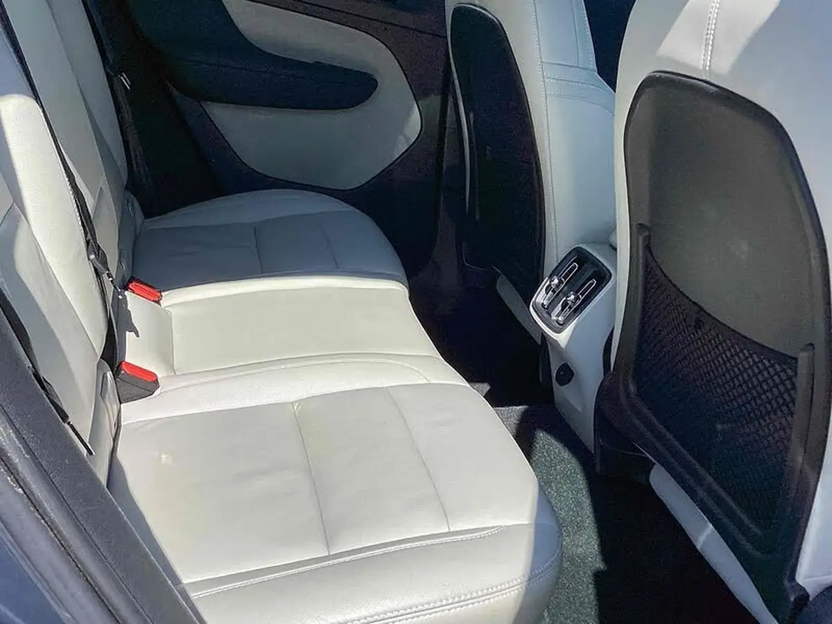2019-volvo-xc40-20-t4-inscription-big-39