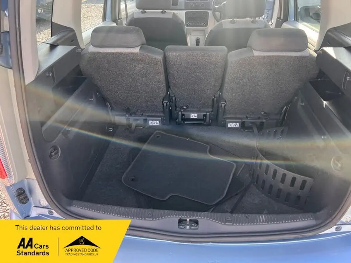 2013-skoda-roomster-12-s-1198cc-big-15