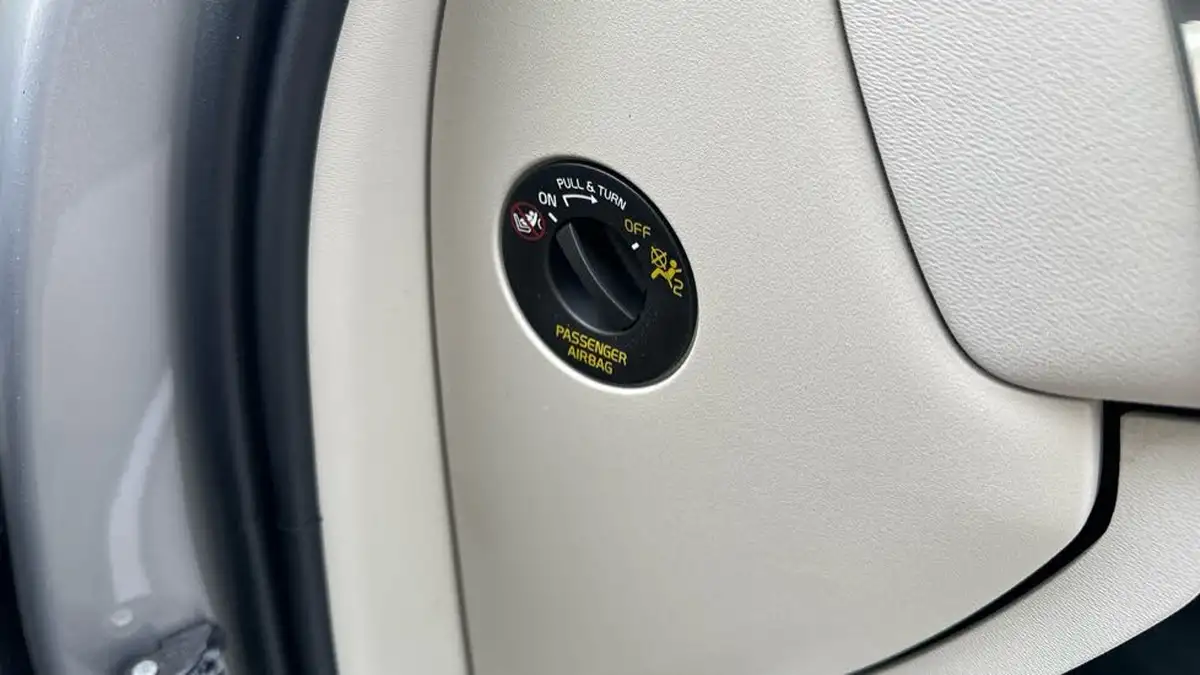 2025-volvo-v90-20-t6-plus-345bhp-dark-big-33
