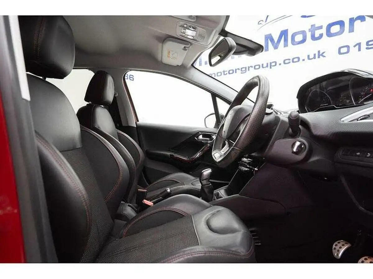 2016-peugeot-208-12-puretech-gt-line-5d-big-19