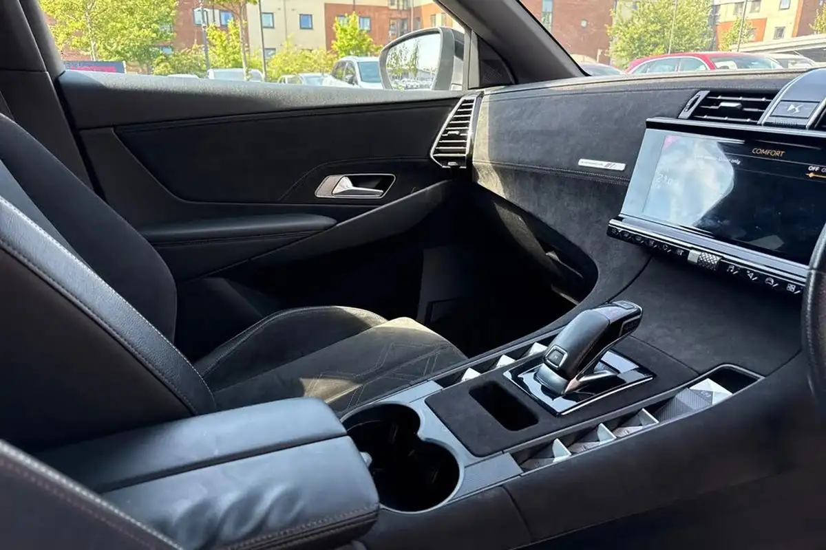 2019-ds-ds-7-crossback-20bluehdi-performance-line-big-60