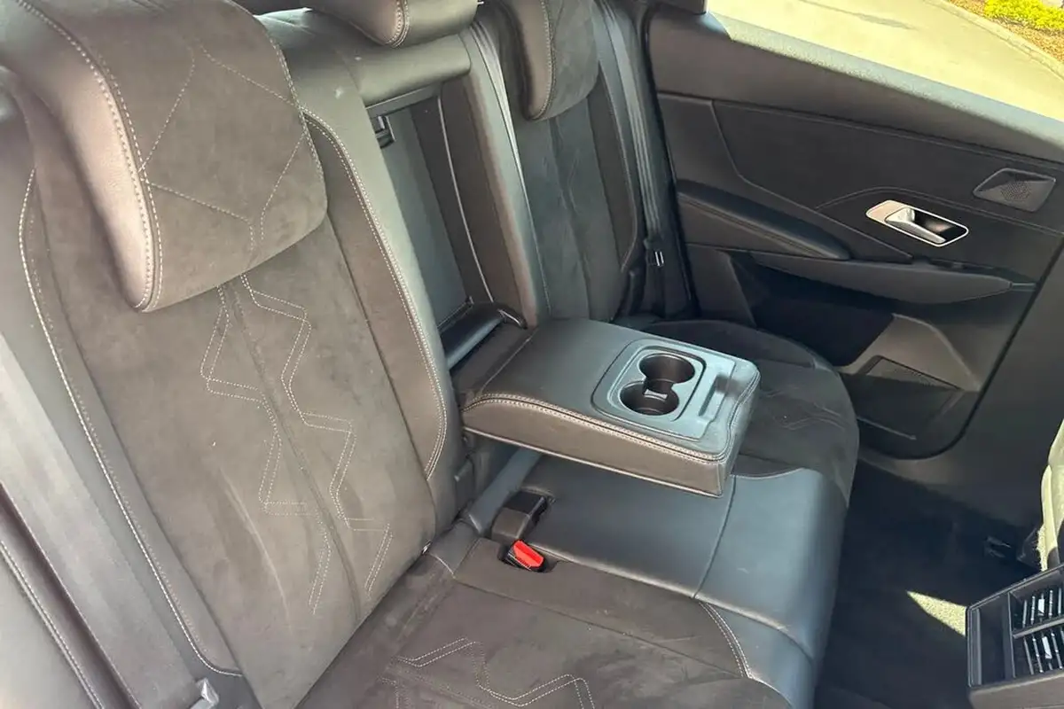 2019-ds-ds-7-crossback-20bluehdi-performance-line-big-36