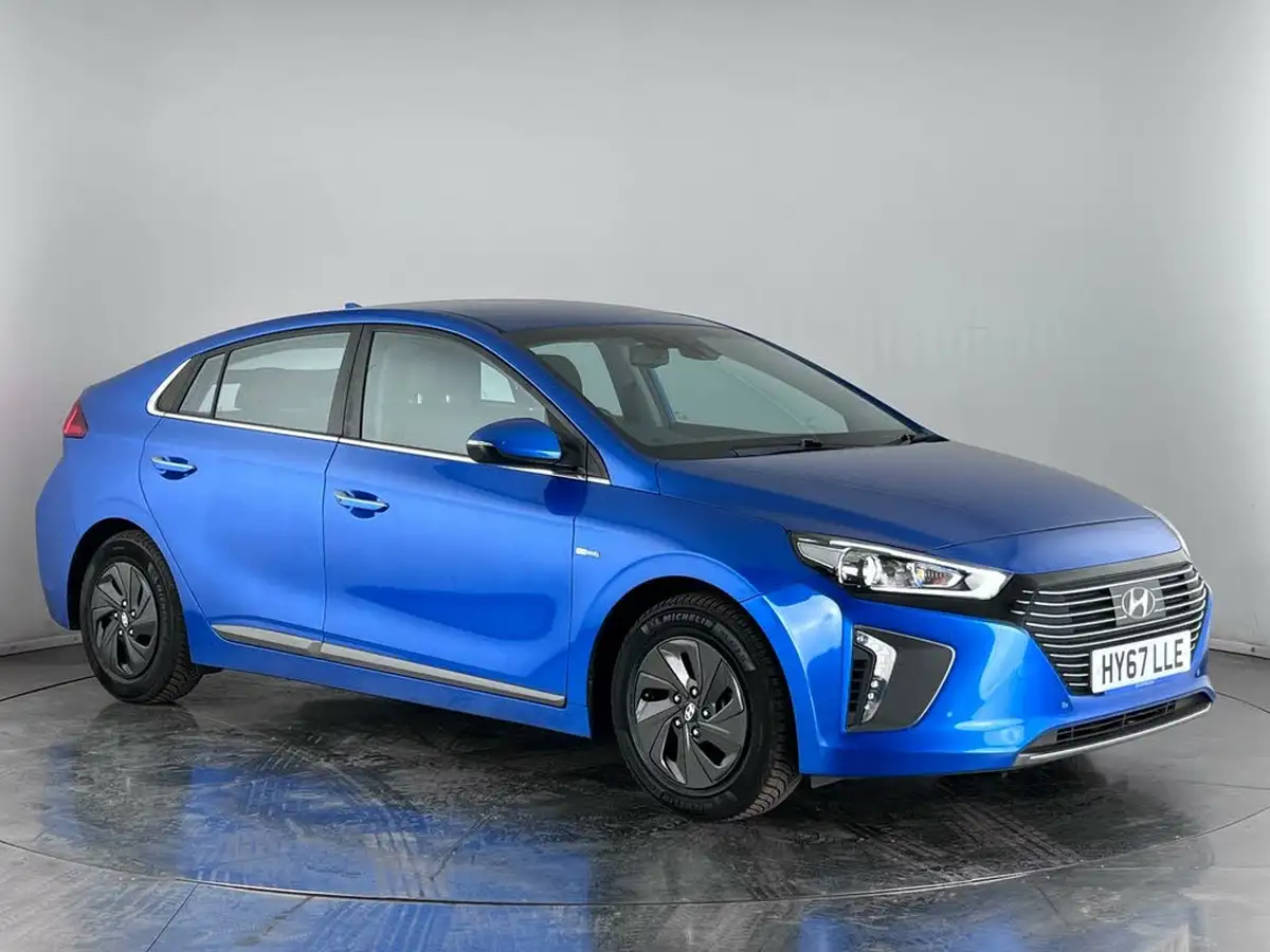 2017-hyundai-ioniq-16-gdi-premium-se-hybrid-big-0