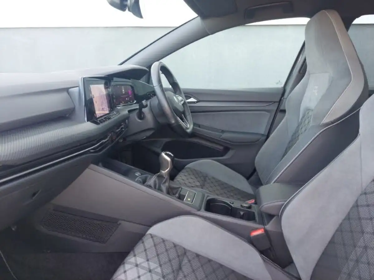 2021-volkswagen-golf-15-tsi-r-line-150ps-hatchback-big-4
