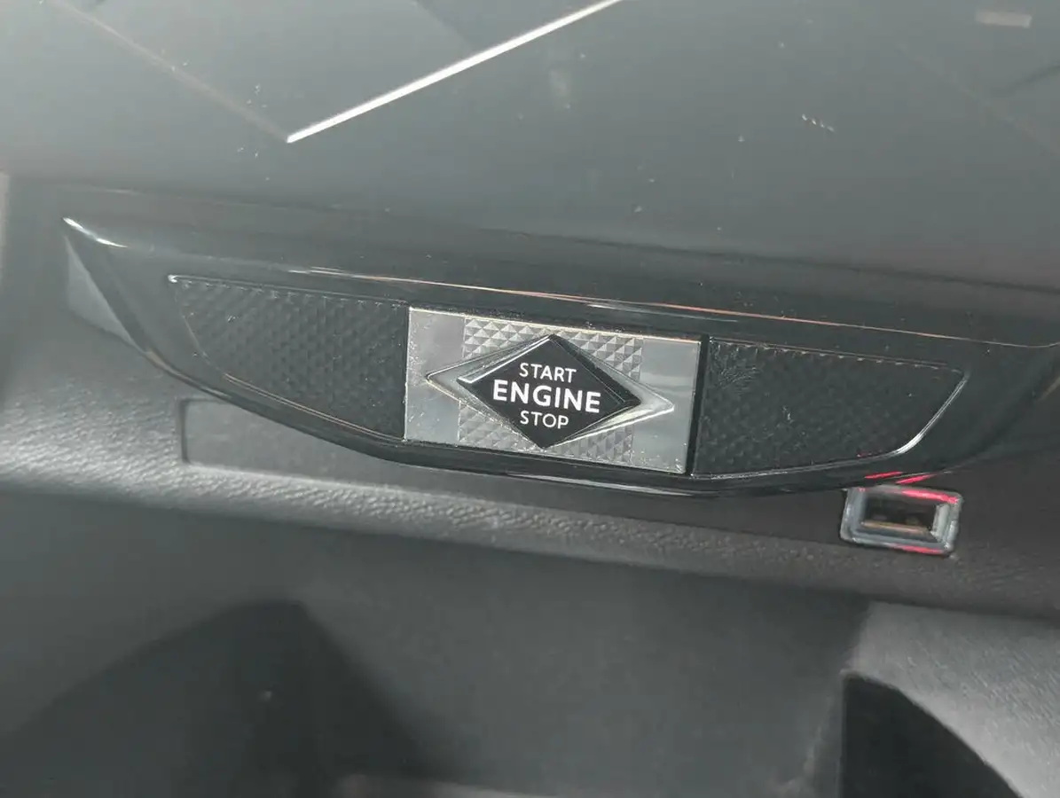 2019-ds-ds-3-crossback-12-puretech-performance-line-100ps-big-30