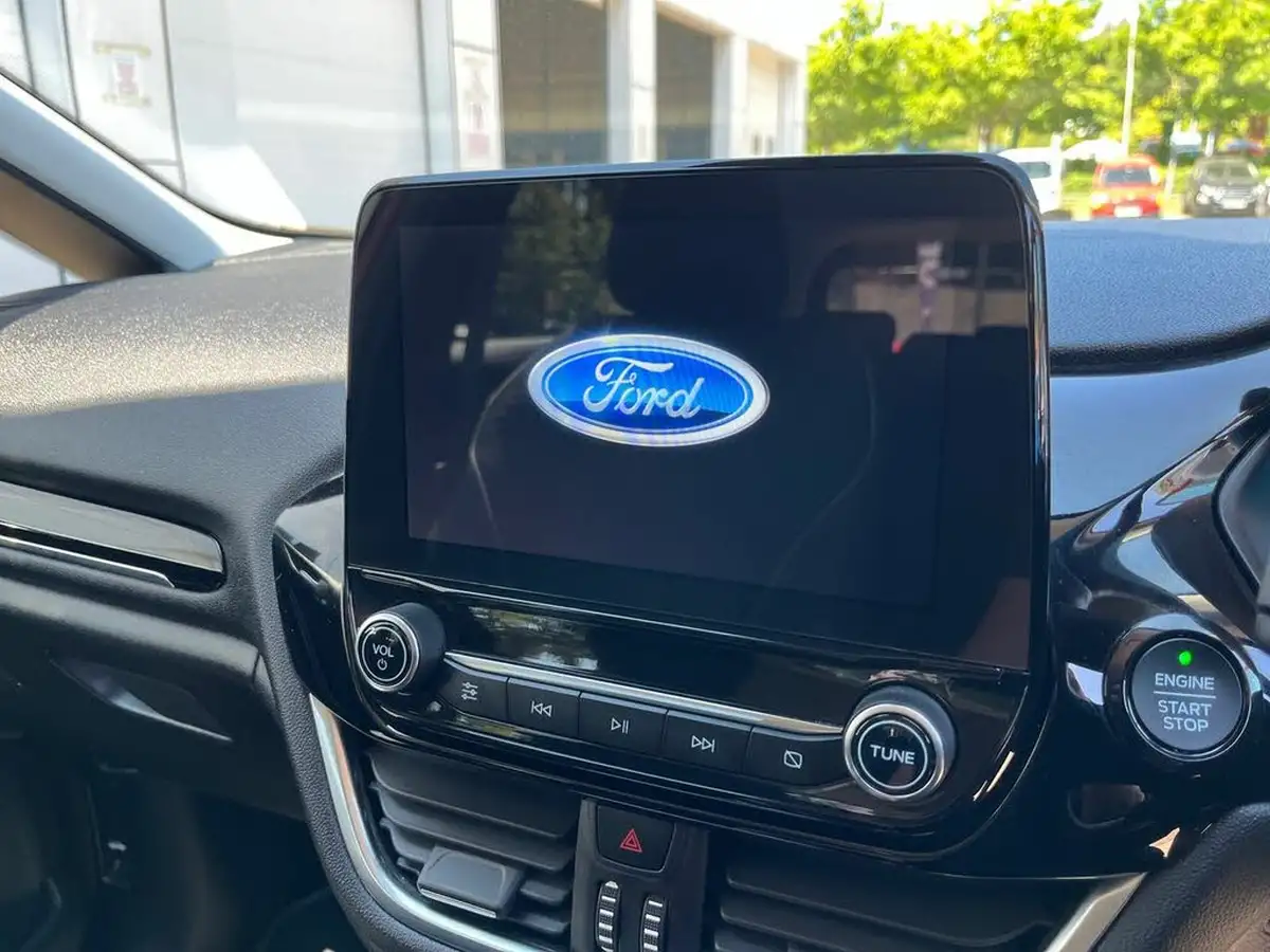 2018-ford-fiesta-10t-titanium-100ps-5d-big-18