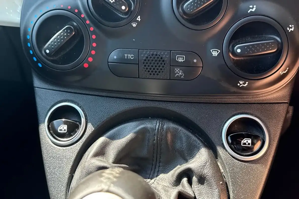 2017-abarth-595-14-tjet-big-34