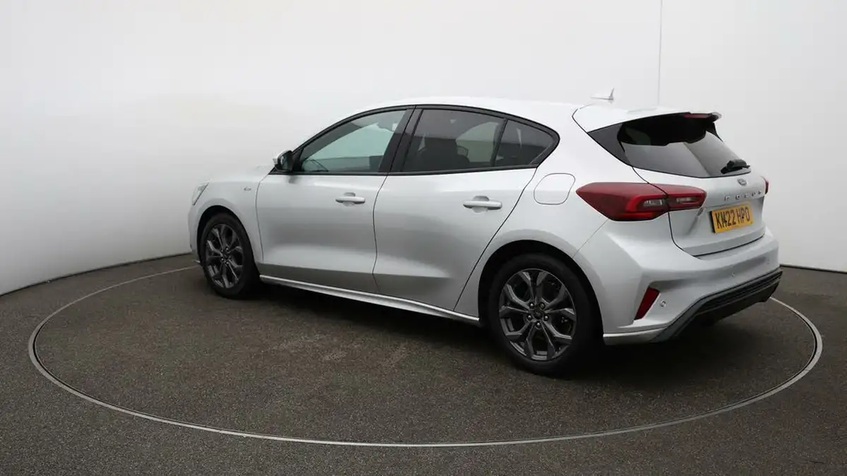 2022-ford-focus-10t-st-line-125ps-hatchback-big-61