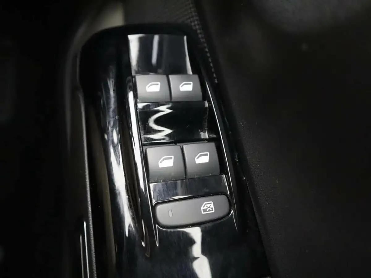 2021-citroen-c3-12-puretech-shine-plus-110ps-eat6-big-35