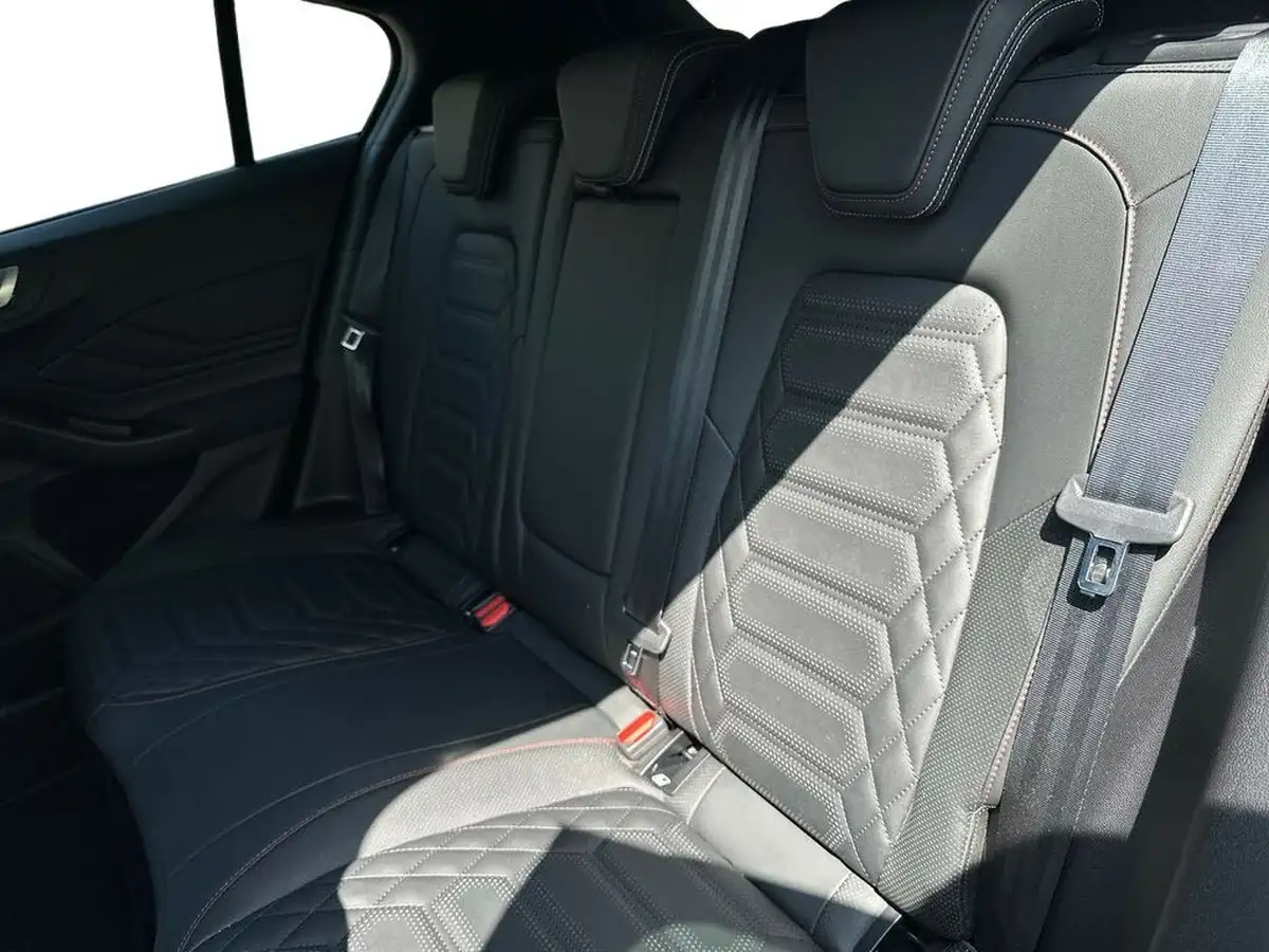 2023-ford-focus-10t-st-line-x-125ps-hatchback-big-13
