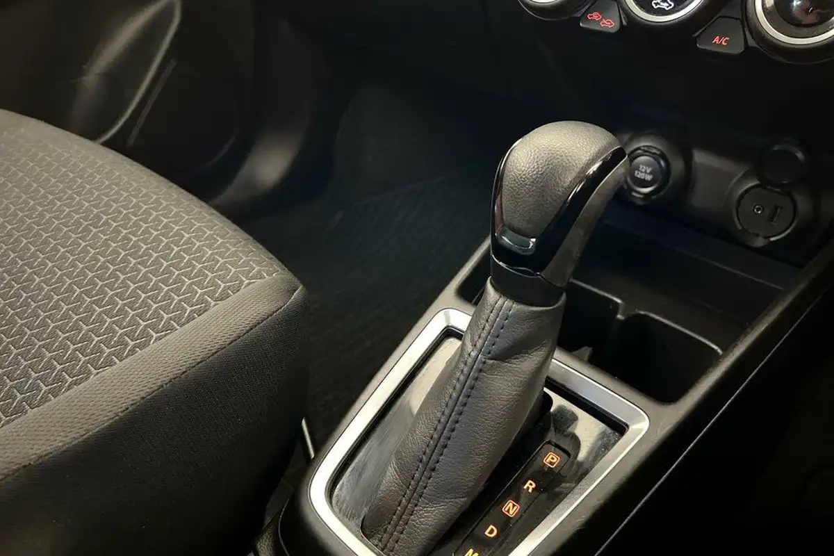 2023-suzuki-swift-12-dualjet-sz5-cvt-big-9