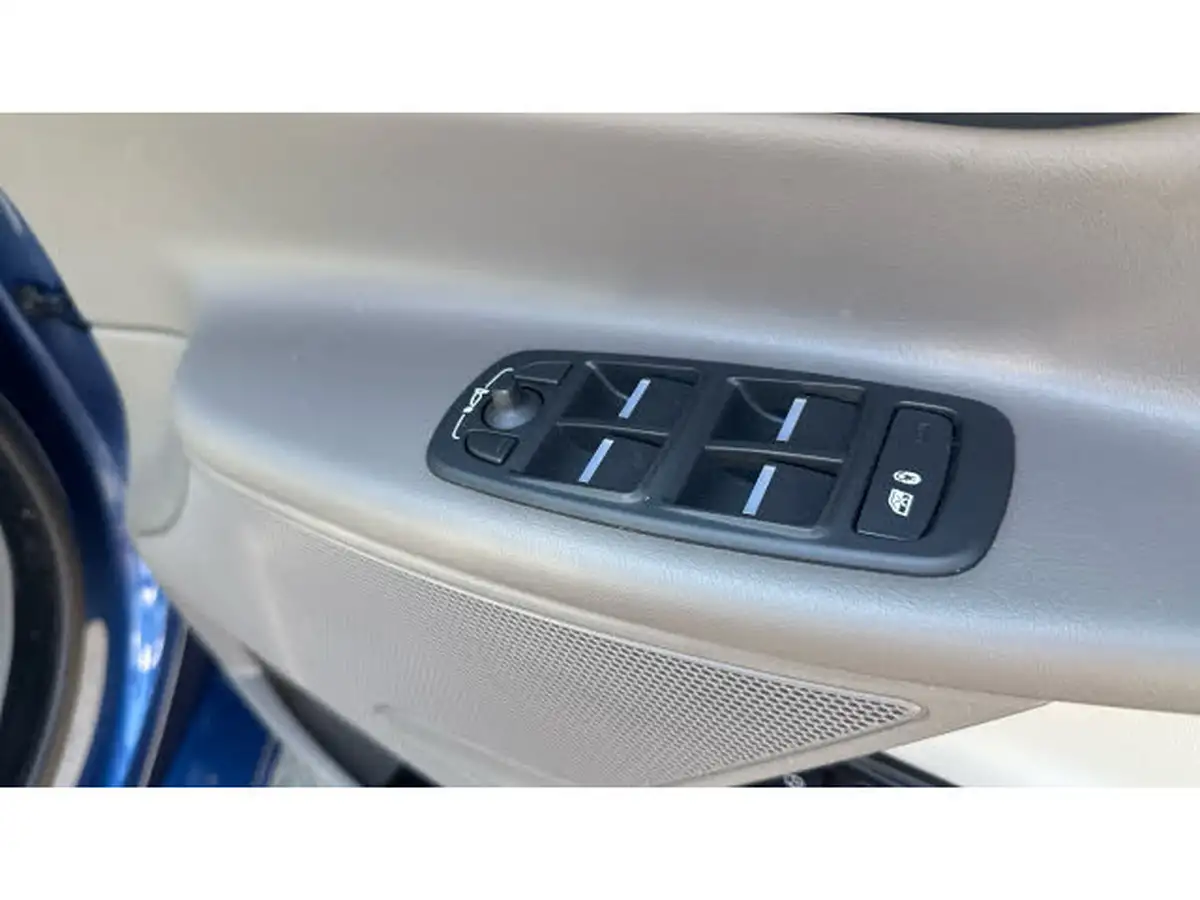 2015-jaguar-xe-20-portfolio-big-35