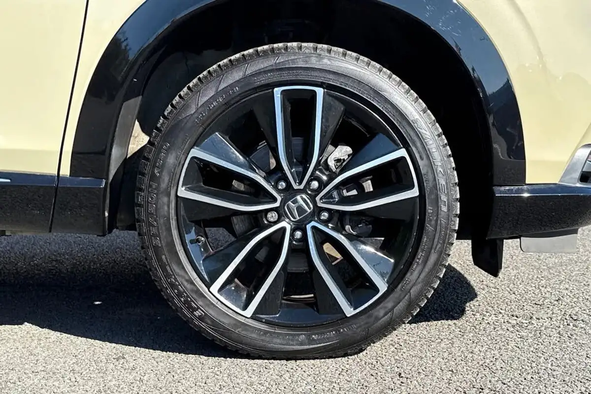 2022-honda-hr-v-15-i-mmd-advance-big-8