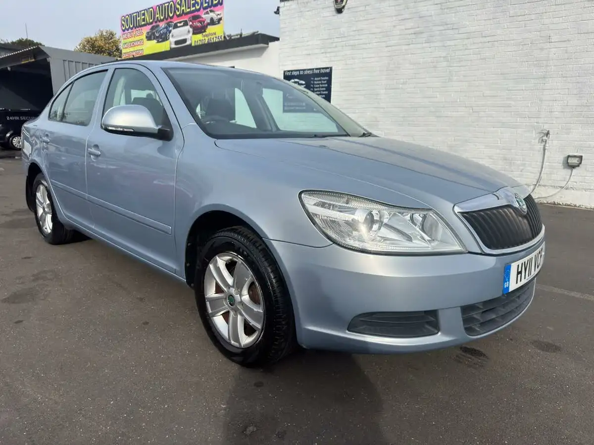 2011-skoda-octavia-16-se-hatchback-big-12