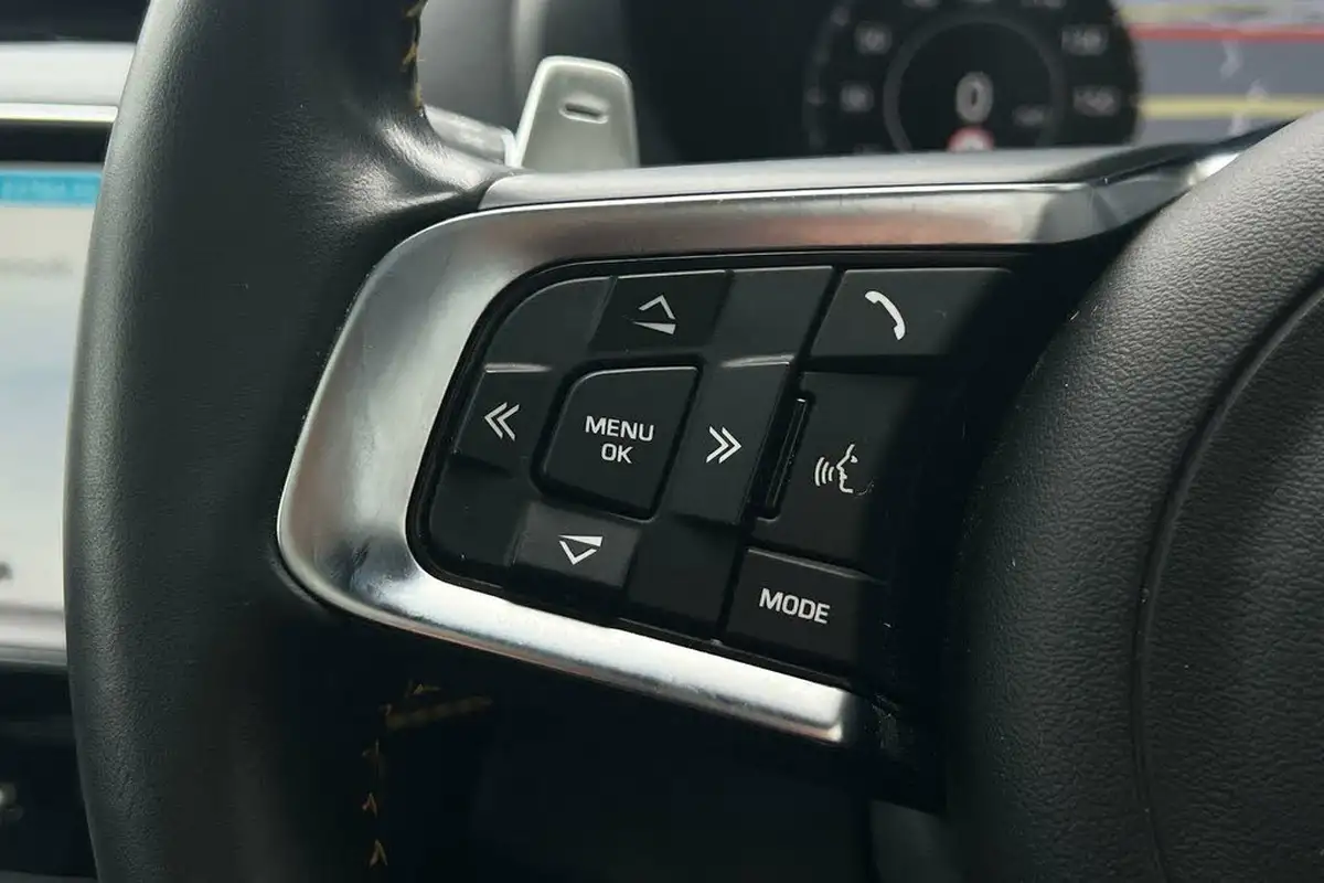 2020-jaguar-f-pace-20i-300-sport-big-43