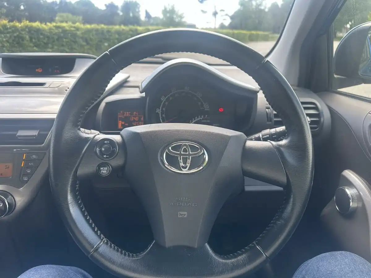 2010-toyota-iq-10-2-big-18