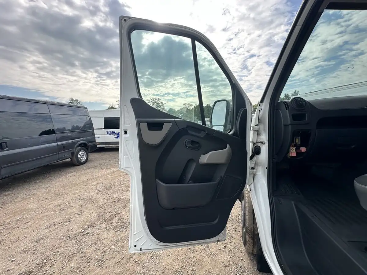 2017-renault-master-23dci-ccll35-125-fwd-chassis-cab-big-4
