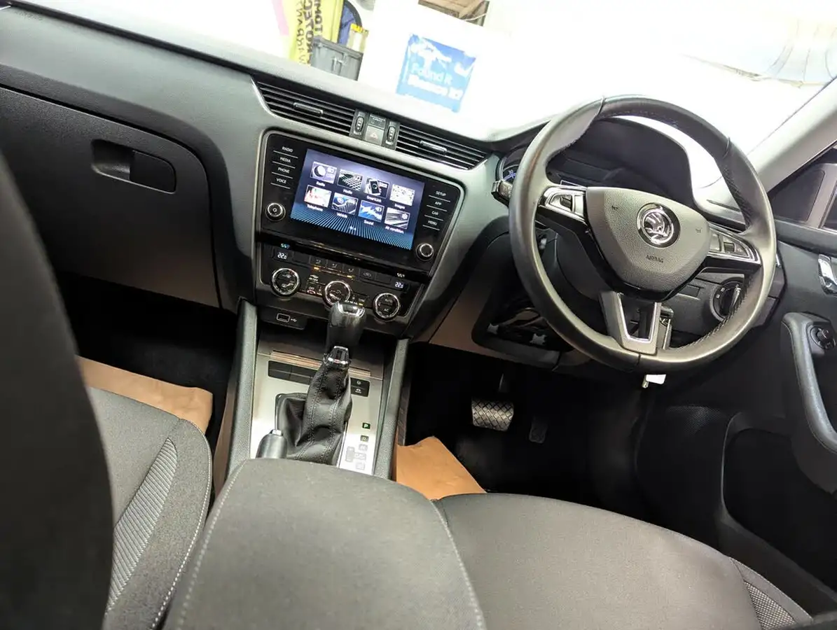 2019-skoda-octavia-15-tsi-se-estate-dsg-big-11