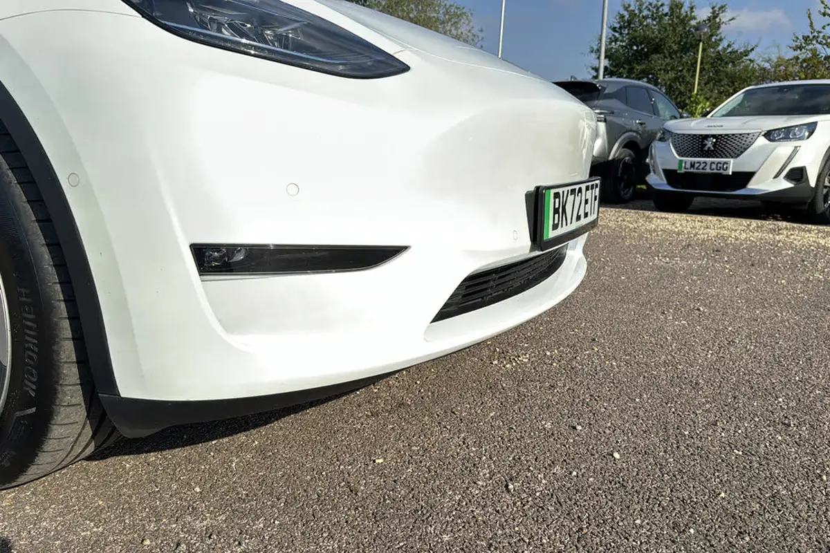 2022-tesla-model-y-e-long-range-big-34