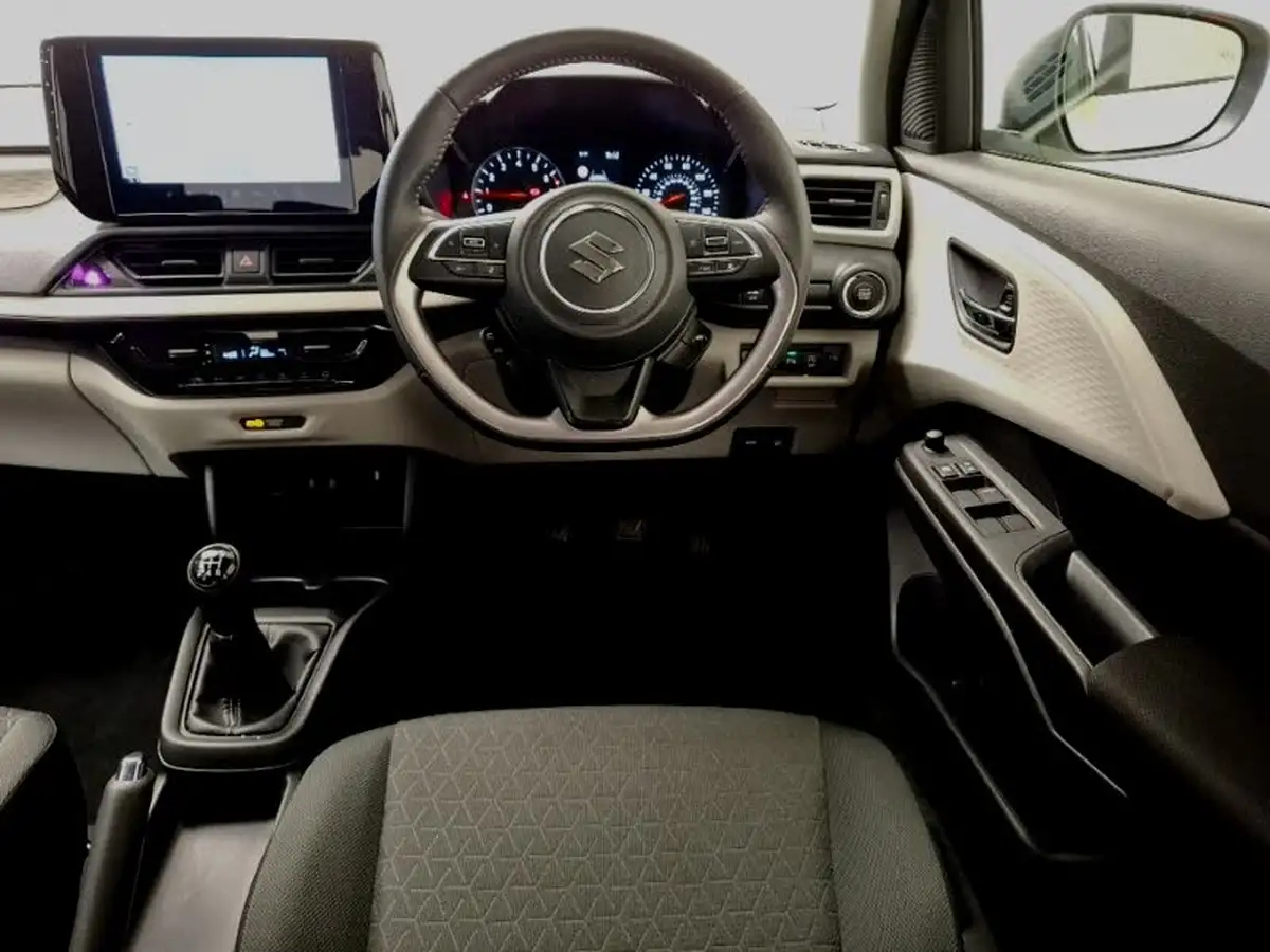 2024-suzuki-swift-12-motion-big-6