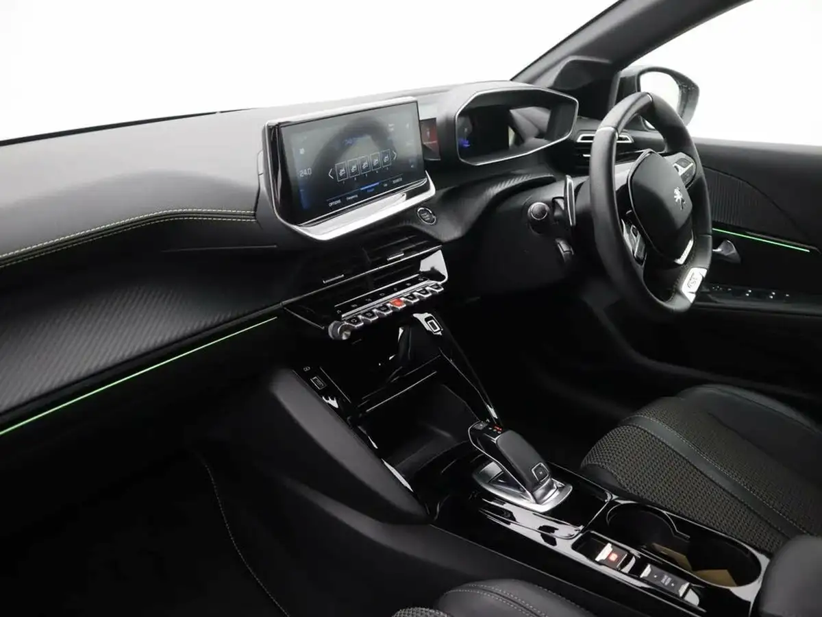 2022-peugeot-208-12-puretech-gt-100bhp-eat8-big-12