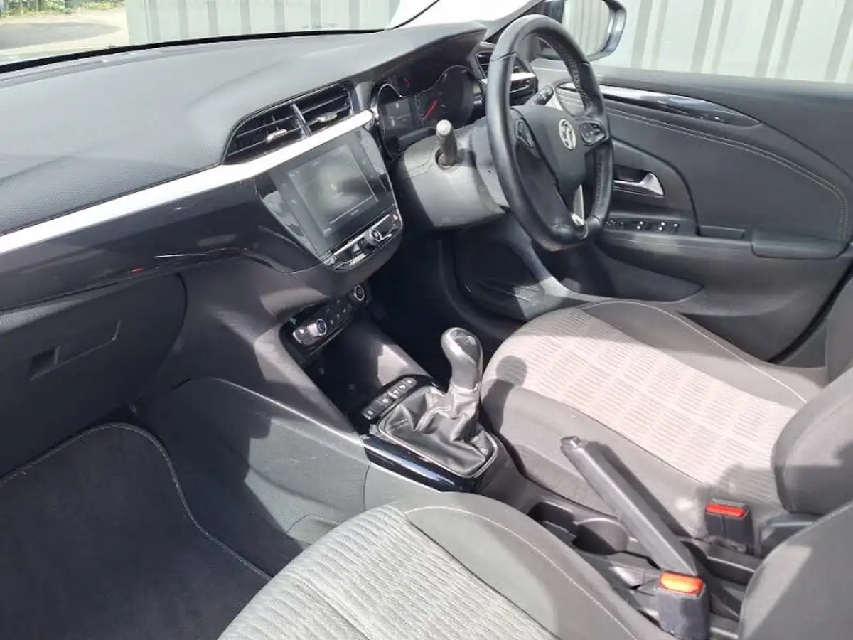 2021-vauxhall-corsa-12i-griffin-edition-big-4