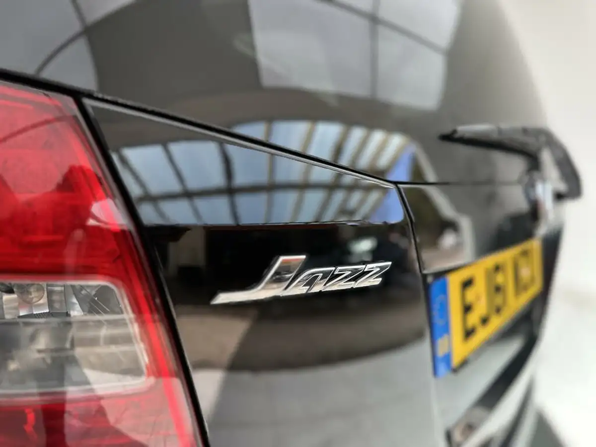 2012-honda-jazz-14-ex-cvt-big-52