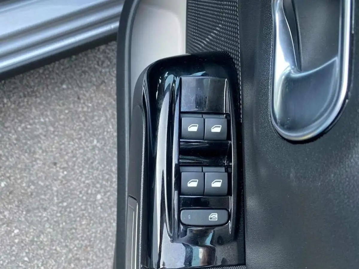 2023-citroen-c3-12-puretech-plus-110ps-eat6-big-12